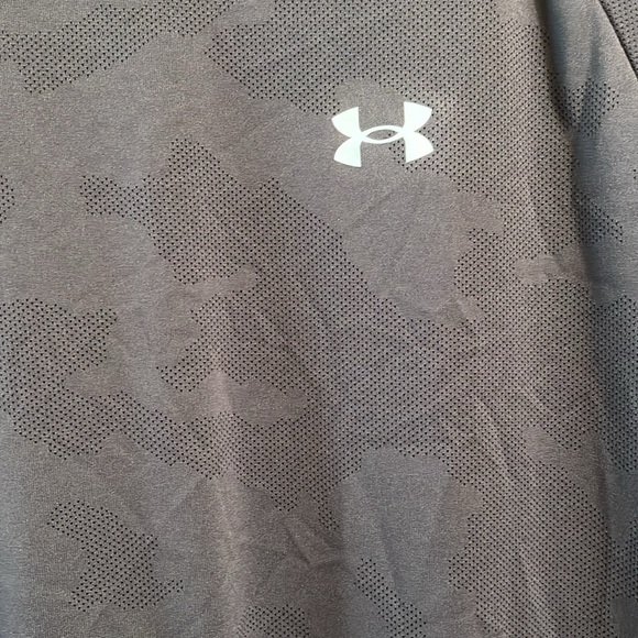 Under Armour XL shirt in excellent condition - Picture 3 of 3